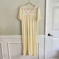 Vtg Barbizon Nightgown Women L Lace V-Neck Short Sleeve Pale Yellow Maxi Sleep