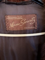 Mano Swartz Baltimore Women’s Vintage Brown Fur Coat Regular Size Monogram RWK