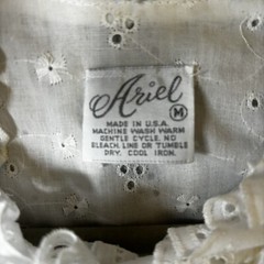 Vintage Ariel Robe Medium White Eyelet Snap Front Ruffle 1/2 Sleeve Lightweight