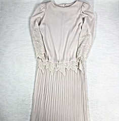 Patra Pleated Midi Dress Lace Appliqué, Blush Pink Long Sleeve Size 7/8 Vintage