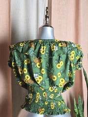 Collectif Retro Style Tiki Blouse Off Shoulder Design Green W/pineapple Print