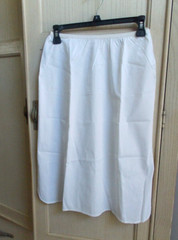 Vanity Fair White Nylon Half Slip Size SMALL 24 INCH Lace Scallop End NEW