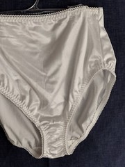 Vanity Fair Satin Panties 2XL/9 Nylon Spandex Briefs 48301 White Shiny NEW