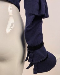 HIGH TAILORED VICTORIAN 1890’S PLEAT BLUE CASHMERE BODICE W LAYERED BELL CUFFS