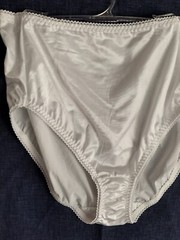 Vanity Fair Satin Panties 2XL/9 Nylon Spandex Briefs 48301 White Shiny NEW