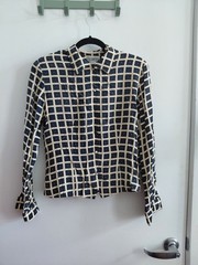 Vintage 1990s 100% Silk Blouse Black and White Alexandria Size 4 Long Sleeve Top