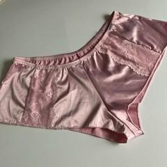 VTG Pink Satin Shiny Lace Flutter Luxurious Panty Lingerie Coquette Tahari New M