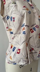 1940s 50s Sailboat Novelty Print Sailcloth Cotton Sportswear Blouse Fitted M/L