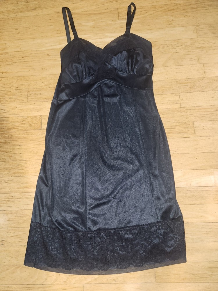Vintage Unbranded Black Nylon Slip*sz38*Made In USA