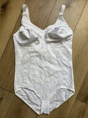 Vintage Vanity Fair Woman 40C Bodysuit Shape-wear Lingerie White #9504