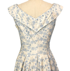 Vtg 50s New Look Ivory Blue Embroidered Sleeveless Party Dress XS YOUTH GUILD NY