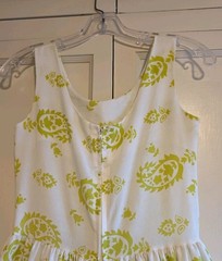 (S) Vintage 1960s Split Skirt Mod Dress White Green Rayon Blend Cute! Pockets