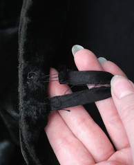 Vtg Women’s Antique Early 1900s To 1920s Black Velvet Coat W/ Brown Fur Trim M/L