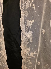 VICTORIAN 19TH C HAND MADE LACE LONG STOLE W RICH FLORAL DESIGNS FOR DRESS