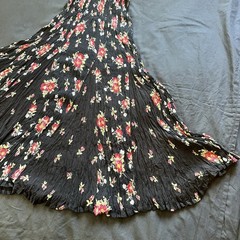 Vintage 90’s Neo Nostalgia Black Floral Rayon Crinkle Maxi Skirt. Small. Boho.