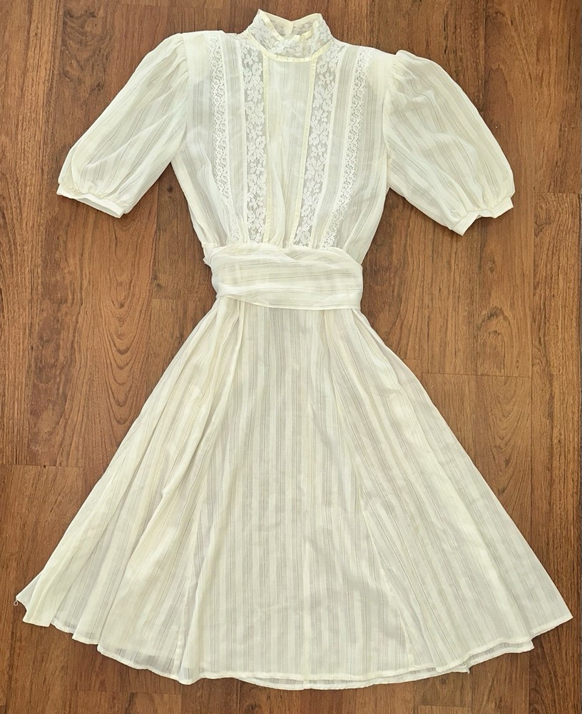 VTG 80s Gunne Sax Jessica San Francisco Ivory Lace High Neck Prairie Dress SMALL
