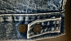Vintage Levis Women’s Sz M Trucker Denim Blue Jean Jacket Made in USA White Tag