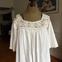 Vintage White Cotton Cottage Core Prairie Dress Women’s Lace Details 70s? Hippie