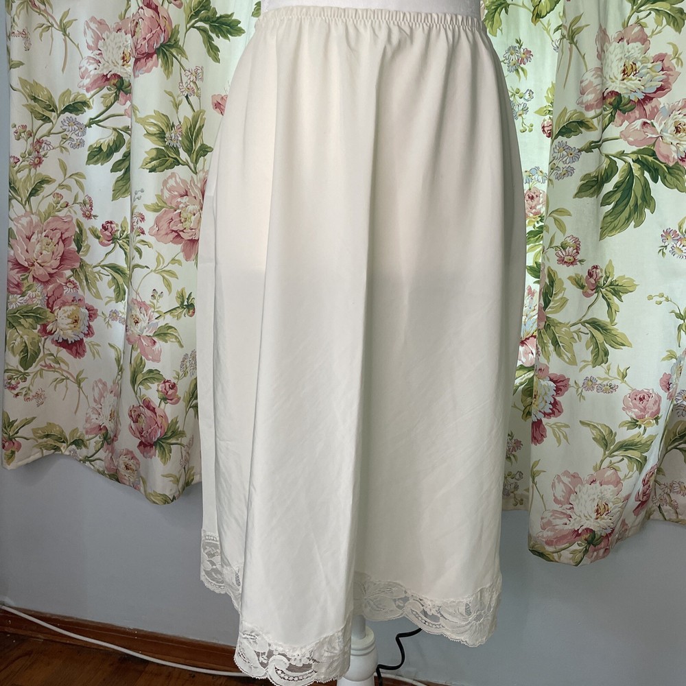 Vtg Lorraine Half Slip Poly Ivory Lace 25 Inch long Medium No Slit Sissy