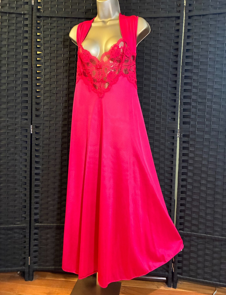 Vintage RED NYLON NIGHTGOWN Plus Size 2X Long Sheer LACE Old Hollywood Glam Diva