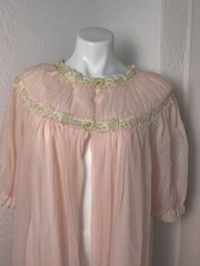 Vintage Vanity Fair 1950’s Rare Double Layer Nylon Chiffon Robe Pink/Coral *Read