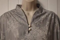 Vintage 1960s LADY SEVIA 1/2 sleeve white floral striped gray blouse (check meas