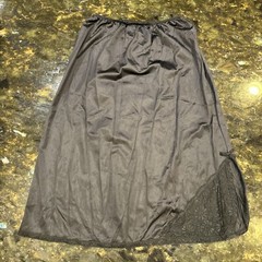 Vtg Bali Half Slip Women’s Small 24” Length Lace Trim 7” Slit Black