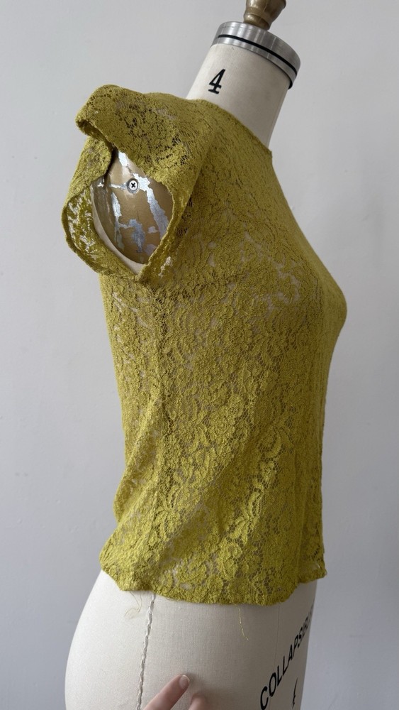 50s Chartreuse Sheer Floral Lace Flutter Cap Sleeve Top Keyhole Bateau Neck XS/S