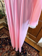 Vtg Aristocrat Sz Small Bubblegum Pink Dress Nightgown With Flowers 💐 Lace