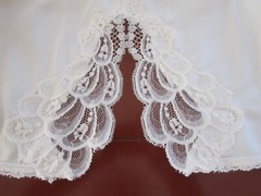 WARNER’S Colllectors IVORY 3 Pc Set~BAG~CAMI Sz 36~1/2 SLIP 27″ Small~LACE TRIM