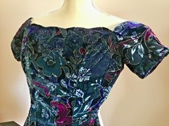 VINTAGE “STEPPIN’ OUT” OFF SHOULDER SHORT SLEEVE BLACK PRINT SIZE 5 DRESS USA