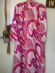 Women’s Vintage 1969 Sears Loungeweare house coat, Pink & Purple Abstract Print