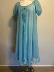 Eye Ful by the Flaums Vintage Nylon Chiffon Robe Turquoise sz S Lingerie Lace S
