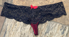 623 Wacoal B’tempt’d 6/M CIAO BELLA Black Lace Tanga Thong Panty #945144