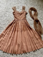 VTG 50’s Lace/Crepe de Chine Semi-formal Dress, Unbranded, XS, Camel/Terracotta