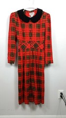 VINTAGE L.G. STAR RED PLAID W/ BLACK VELVET COLLAR CHRISTMAS PLAID DRESS POCKETS