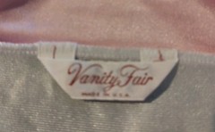 Vintage VANITY FAIR – Pale Blue / Pink Trim Nylon Button Front Robe – Medium