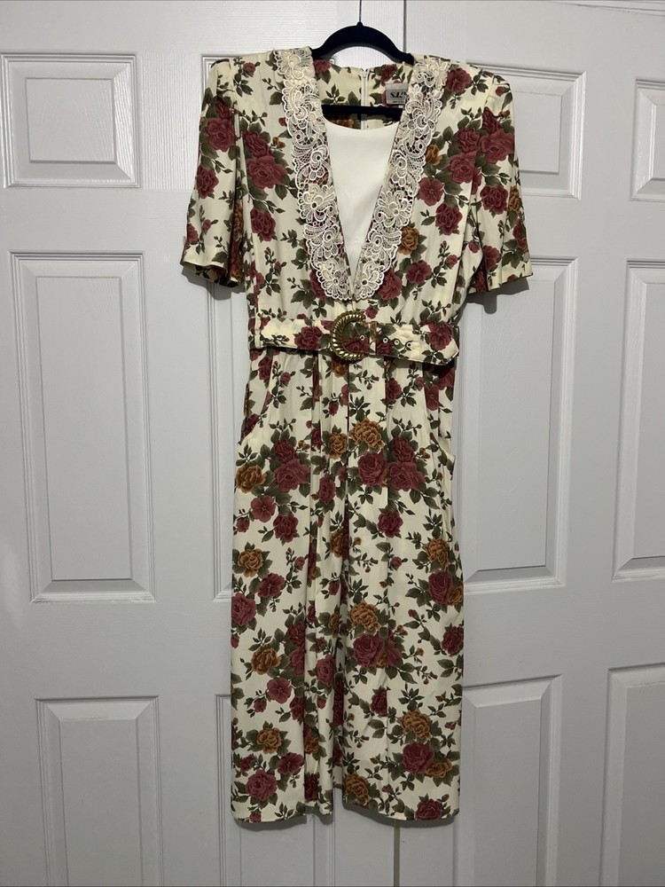 Vintage Cottage Core 1980’s Belted Dress