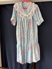 Models Coat Vintage House Dress S/M? Blue Floral snaps trim Medium sleeve