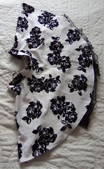 City Triangles 1950’s Circle Skirt Size 13 Black & White Poodle Style NWOT