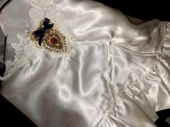 VTG REAL SATIN SHINY F. WEST ESQUE RUFFLES BIAS DEMURE REGAL BOW HALF SLIP SM