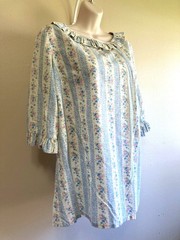 Vintage 70s Shirt XL Handmade Ditsy Floral Cotton Back Zipper Ruffled 1/2 Sleeve