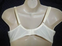 NWOT! VTG Victoria’s Secret Ivory Embroidered Lace Unlined Balconette Bra 36C