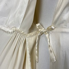Vintage 30s 40s KAMORA Ivory Liquid Satin Maxi Dressing Gown Robe Women’s Size S