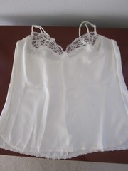 WARNER’S Colllectors IVORY 3 Pc Set~BAG~CAMI Sz 36~1/2 SLIP 27″ Small~LACE TRIM