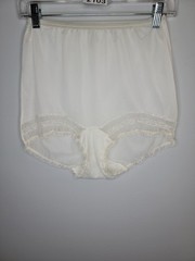 Vintage UNIONMADE 100% Nylon White Panties Lace Detail Size 7 38/40 hips