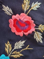 VINTAGE OSCAR DE LA RENTAL SILK & EMBROIDERED FLOWER VEST – RARE, COUTURE?