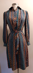 vintage 70’s Schrader Sport Petites Paisley dress sz 4
