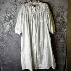 Vintage Ariel Robe Medium White Eyelet Snap Front Ruffle 1/2 Sleeve Lightweight