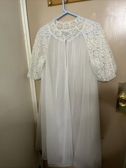 VANITY FAIR Size M Vintage 60’s Lace Tricot Nylon Honeymoon Robe